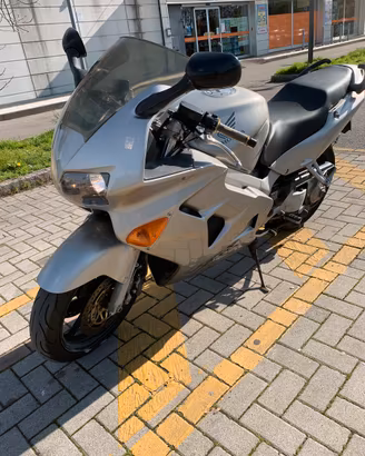 Moto honda VFR 800 iscritta FMI