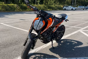 KTM duke 125