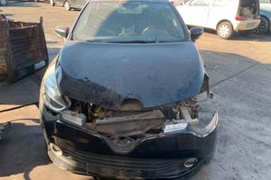 RENAULT CLIO 1.2 B - ANNO 2014 - PER RICAMBI