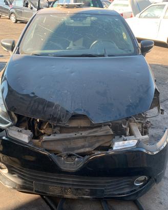RENAULT CLIO 1.2 B - ANNO 2014 - PER RICAMBI