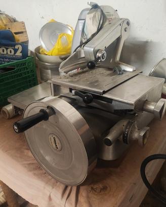affettatrice professionale omas