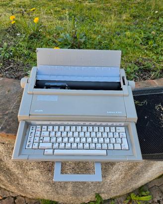 macchina da scrivere Olivetti lettera E 501