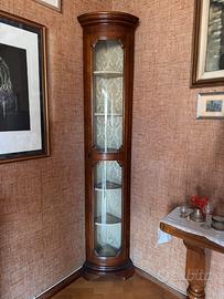 Elegante angoliera in legno