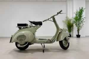 Piaggio Vespa 125 "Faro Basso" (1954)