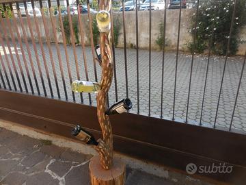 Tronco in legno porta bottiglie di Vino