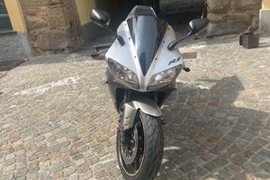 Yamaha YZF R1
