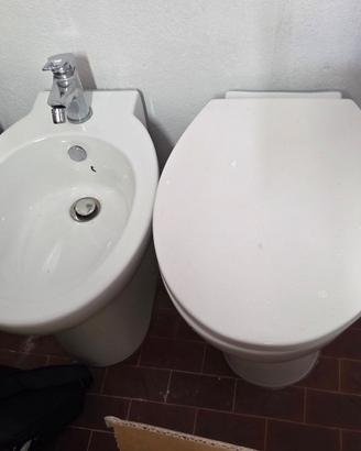 Completo bagno Sanitari AXA e lavabo bagno SENSEA
