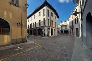 2 LOCALI A CARAVAGGIO