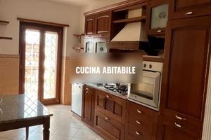 TiVOLI QUADRILOCALE ARREDATO CON DOPPI SERVIZI