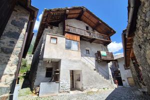 CASA SEMINDIPENDENTE A OYACE