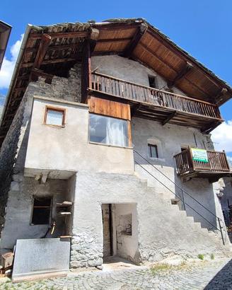 CASA SEMINDIPENDENTE A OYACE