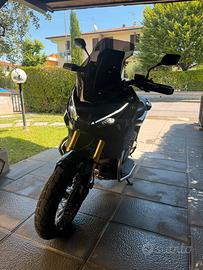 Honda x-adv 750