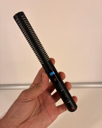 Microfono wireless Comica VM40.