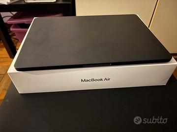 Mac Book Air  250GB M2