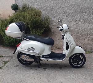 Piaggio Vespa 300 GTS hpe - 2010