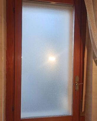 finestra i legno di qualita  per bagno