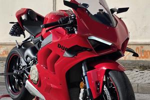 Panigale V4 2023 - 5800km appena tagliandata