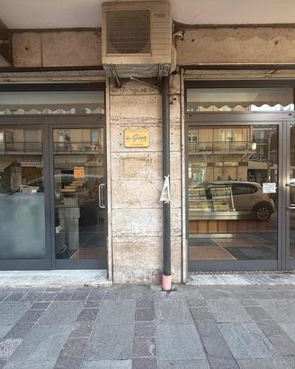 NEGOZIO A ALBISOLA SUPERIORE