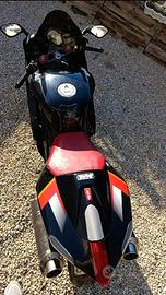 Aprilia rsv 1000 anno 2004