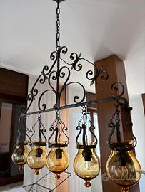Lampadario vintage ferro battuto vetro ambrato