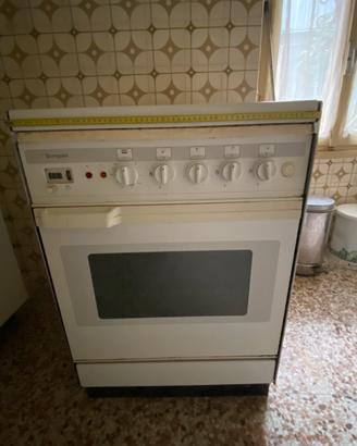 Cucina a gas con forno