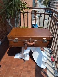 Valigia in cuoio artigianale per auto storiche