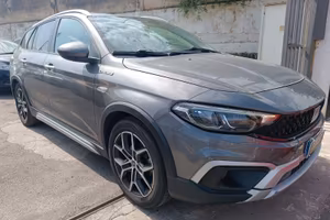 Fiat Tipo 1.5 Hybrid DCT 5 porte Cross