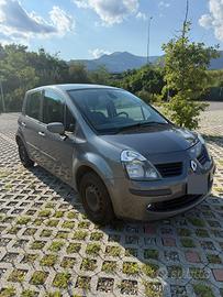 Renault Modus 2006 (Breil) - tenuta bene 