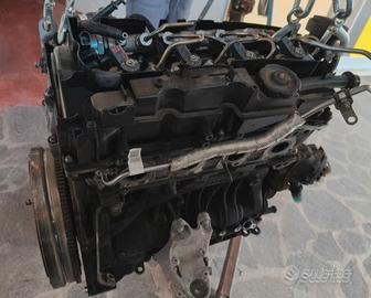 Motore BMW b47 con pistone crepato