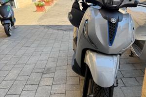 Piaggio Beverly 400 - 2025