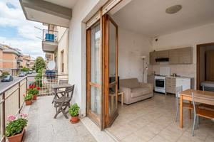 Bilocale con BALCONE - METRO A