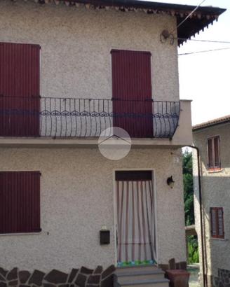 CASA SEMINDIPENDENTE A SAN DAMIANO AL COLLE