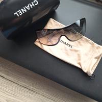 occhiali da sole Chanel 