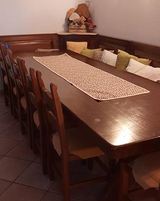 giropanca, tavolo e sedie