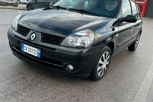 Renault clio 1.2 poki kilometri