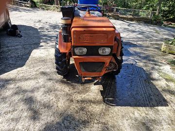 Trattore pasquali 971 con attrezzi