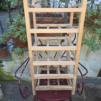 scaffale in. legno per vino