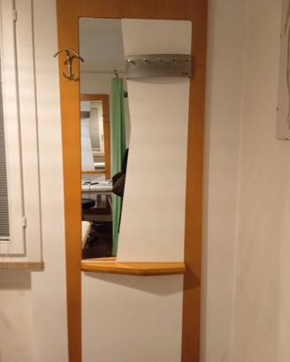 Appendiabiti con mensolina in legno