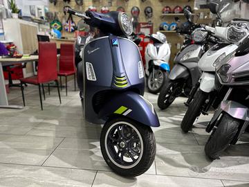 Piaggio Vespa 300 GTS hpe Vespa gts 300super tech 