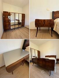 Camera da letto vintage in radica di noce