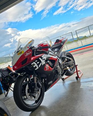 Gsxr 750 k7 pista