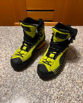 Scarponi alpinismo uomo 41.5