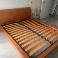 struttura letto matrimoniale  e 2 comodini