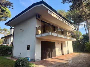 Villa indipendente immersa nel verde