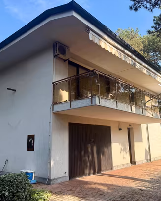 Villa indipendente immersa nel verde