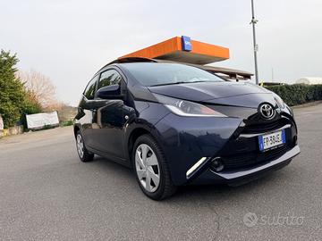 Toyota Aygo 1.0 VVT-i 69 CV 5 porte x-play