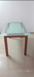 tavolo con piano cristallo