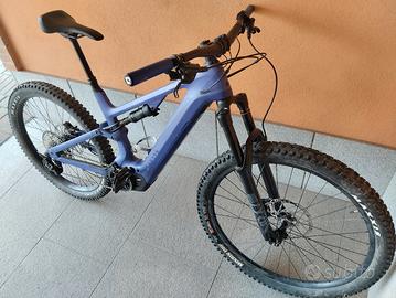 e-bike in carbonio Canyon Spectral batteria 630 Wh