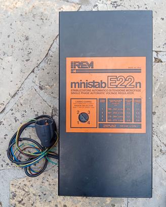 Stabilizzatore di Tensione Monofase IREM E22 