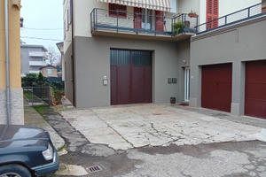 Locale magazzino garage